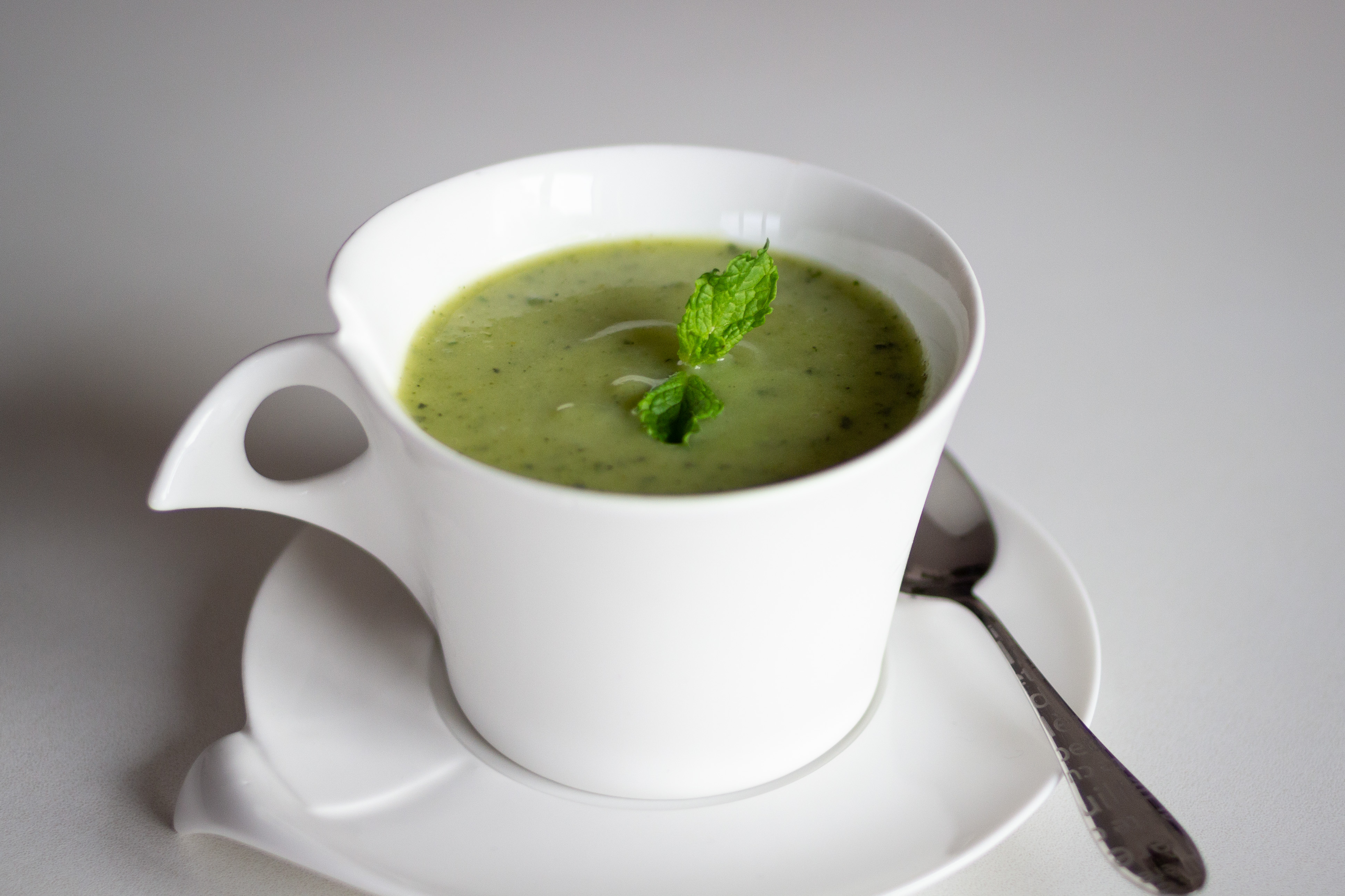 Soupe glacée de courgettes